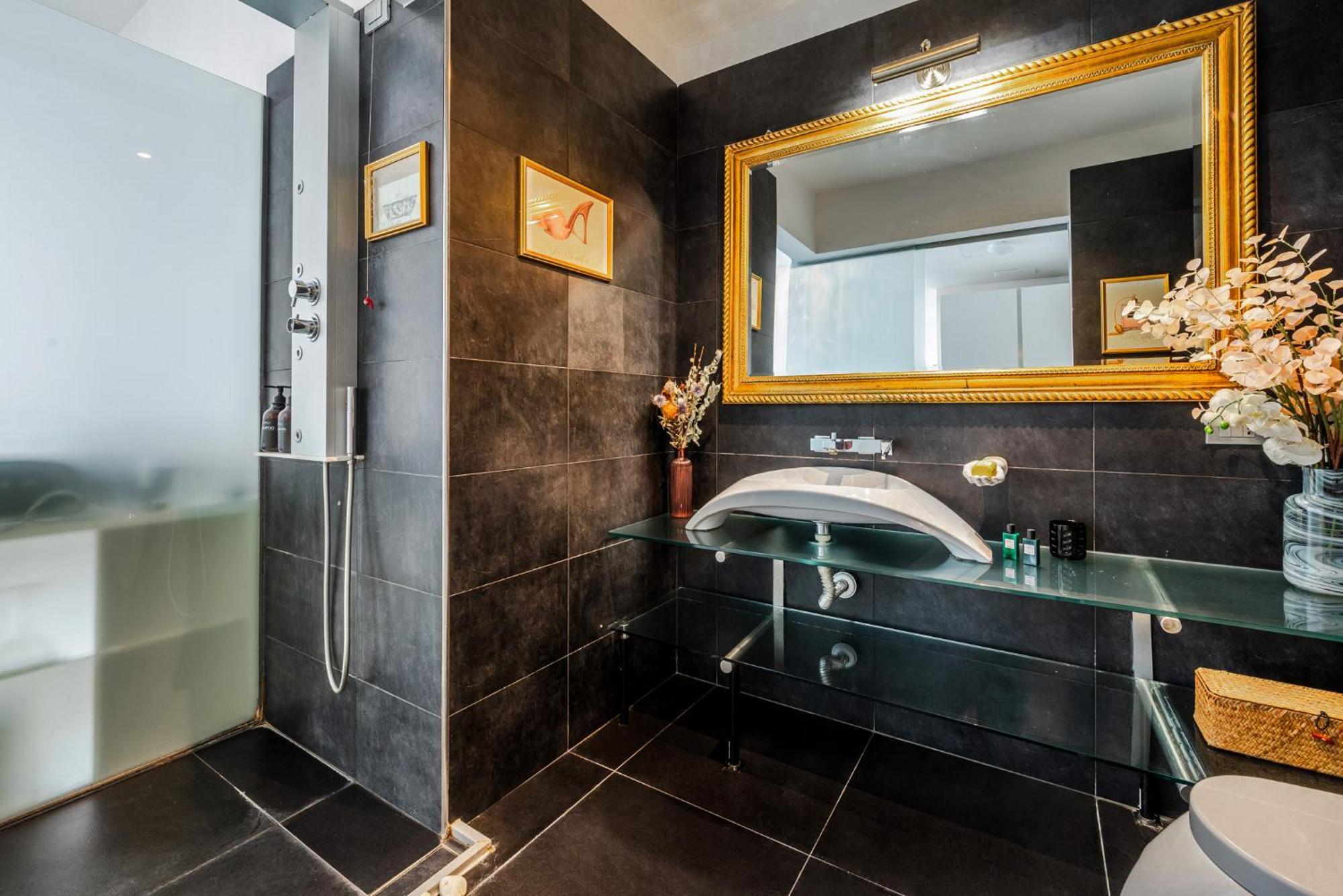 The Boutique Houses - Iconic Suite In Galleria Duomo With Private Parking Milano Eksteriør bilde