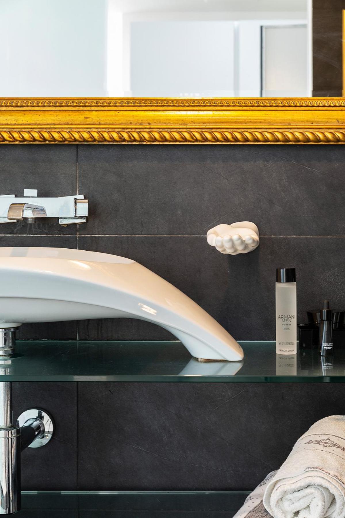 The Boutique Houses - Iconic Suite In Galleria Duomo With Private Parking Milano Eksteriør bilde