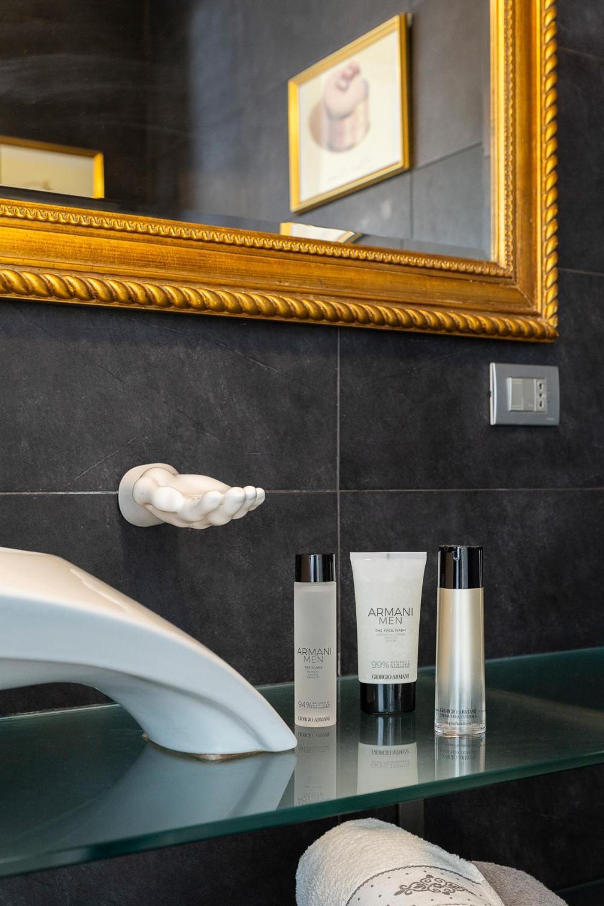 The Boutique Houses - Iconic Suite In Galleria Duomo With Private Parking Milano Eksteriør bilde